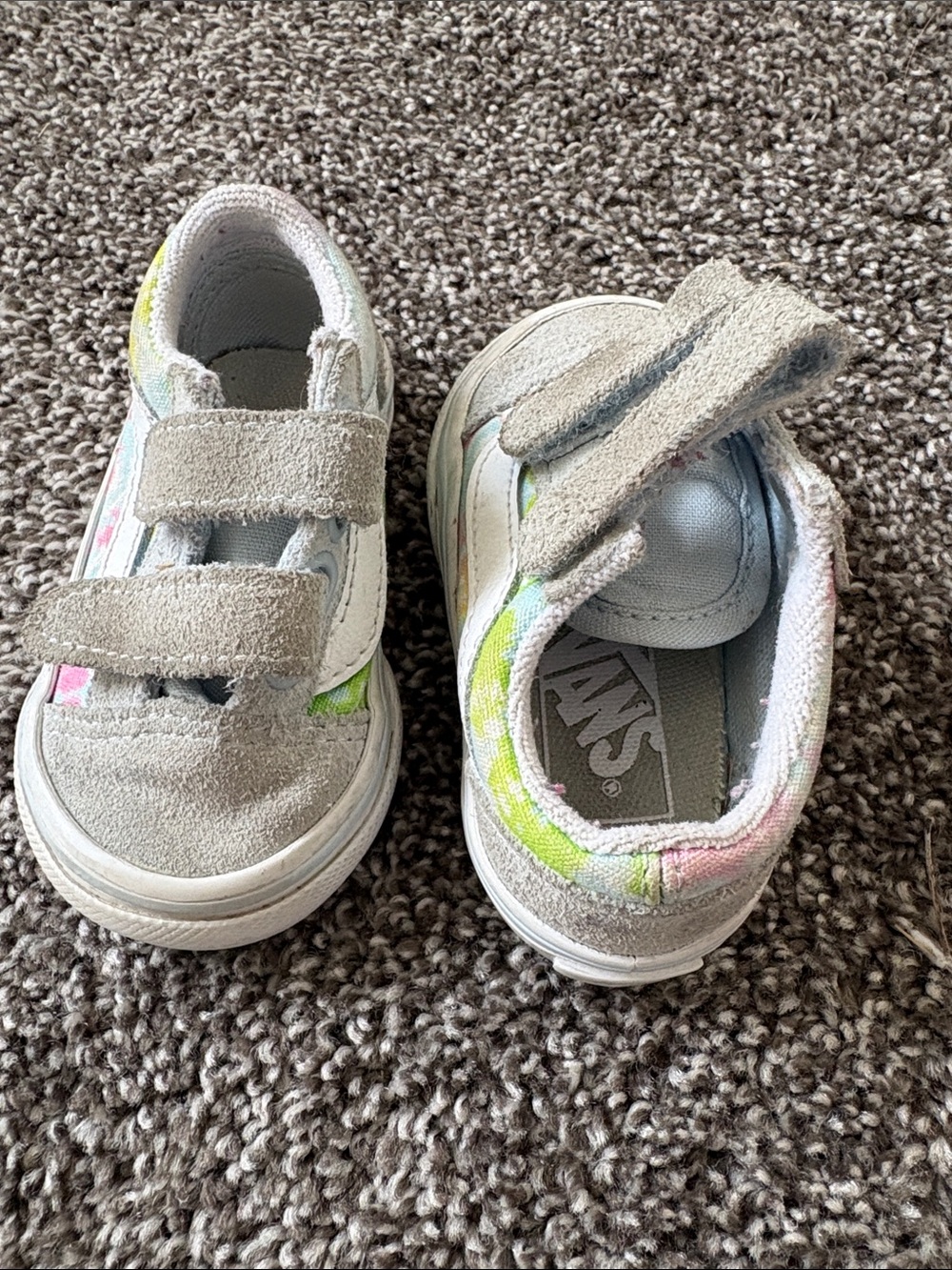 Vans Kids Suede Hook-and-Loop Sneakers in Light Gray with Pastel Accents